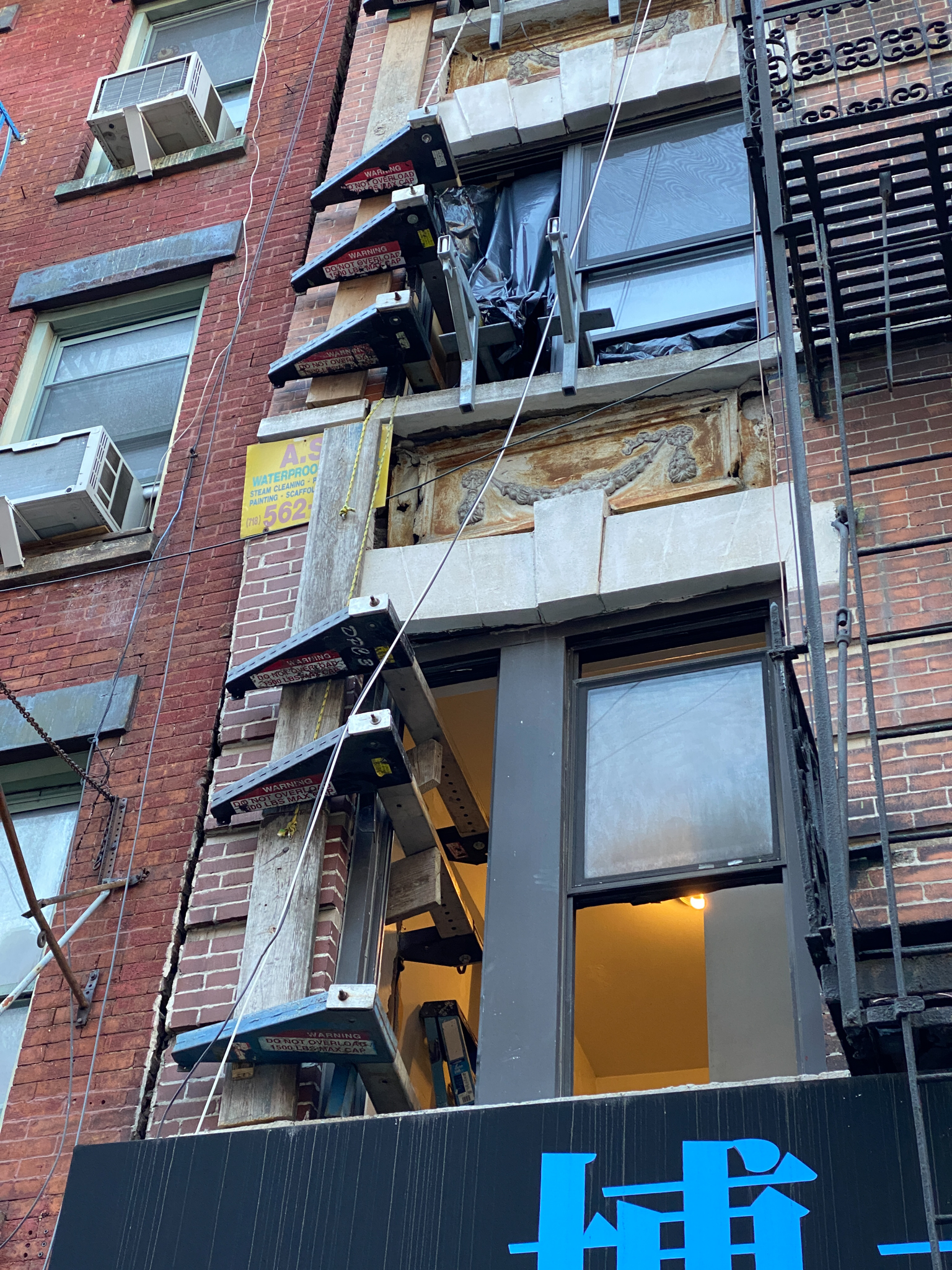 S 500134 023 111 Mott St Stabilization outside Small